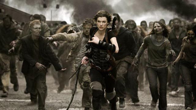 Resident Evil: The Final Chapter (2016) - Alice vs Zombie Monster