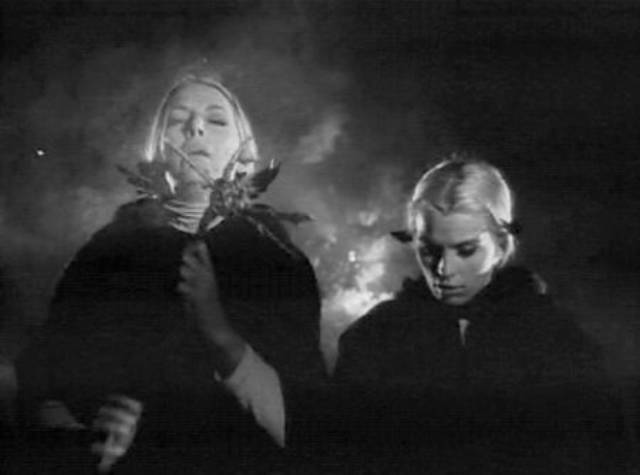 Amael (Eloise Hardt) and Kia (Allyson Ames) summon the demon in Leslie Stevens' Incubus (1966)