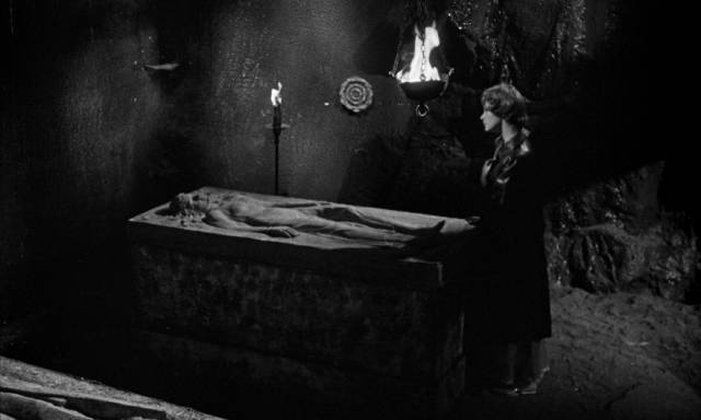 A dancer stranded by a storm finds she's connected to an ancient vampire in Piero Regnoli’s The Playgirls and the Vampire (1960)