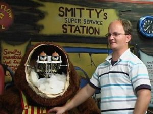 Superfan Chris Thrash bought his own set of Rock-Afire animatronics in Brett Whitcomb's The Rock-Afire Explosion (2010)