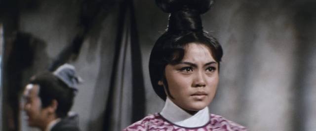 Fei Yen-Chi (Lingfeng Shangguan) tries to show Tsai (Tien Peng) another way in Joseph Kuo’s The Swordsman of All Swordsmen (1968)