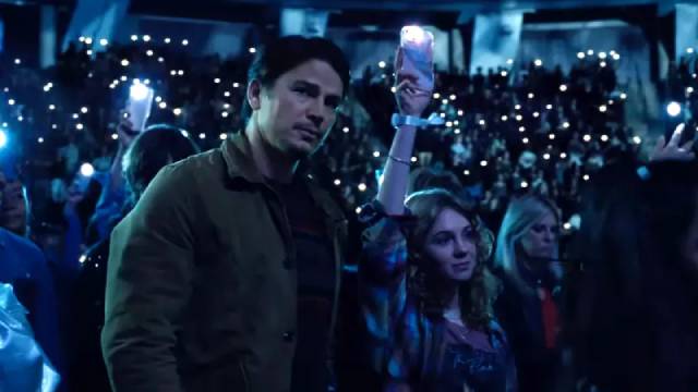 An arena concert becomes tense for dad Cooper (Josh Hartnett) and daughter Riley (Ariel Donoghue) in M. Night Shyamalan's Trap (2024)